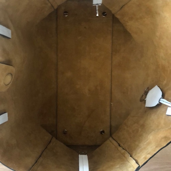 Dior Cannage Tote in white leather - Picture 3 of 7